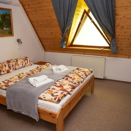 Bed & Breakfast Hevizi Castrum Panzio 3*
